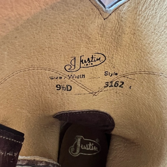 Justin boots- my son wore to a rodeo once in Jackson and never wore again. - Picture 3 of 4